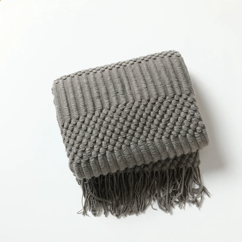 Plaid Tricoté à Glands